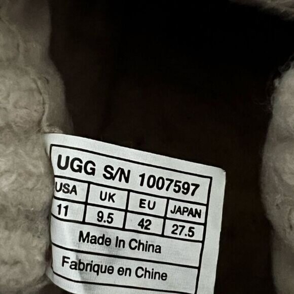 UGG  Australia Cambridge Diamond Leather Quilt Black Boot Womens Sz 11 - Picture 7 of 8